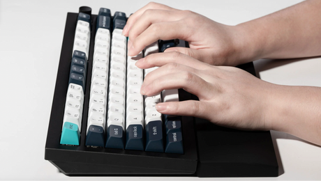finger placement on keyboard